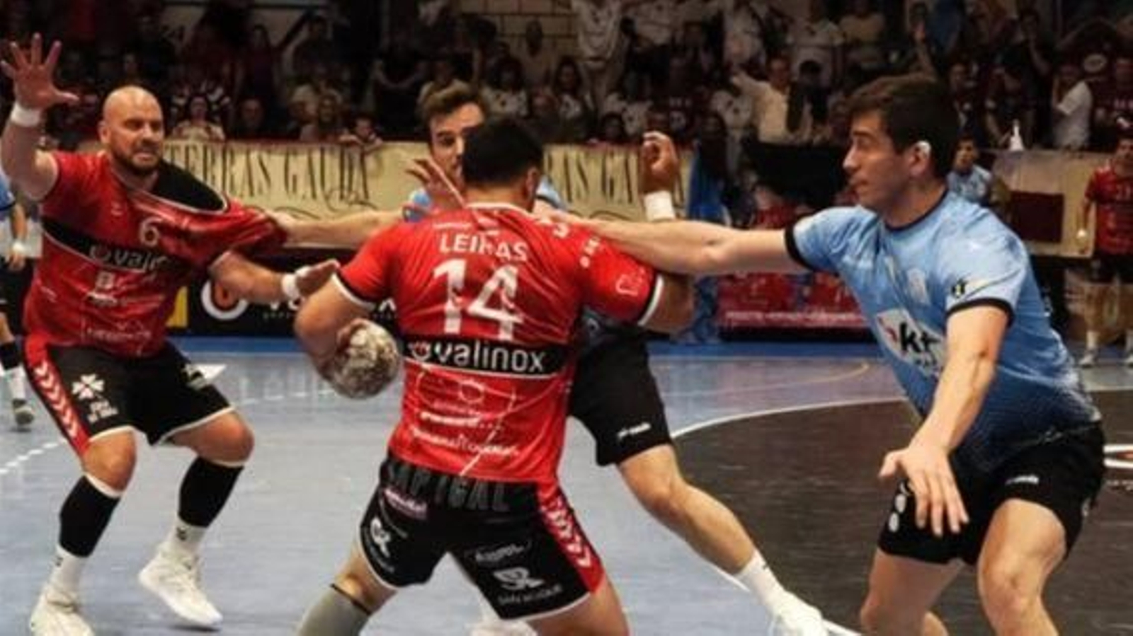 El Novás empató ayer con el Cantera Sur almeriense.