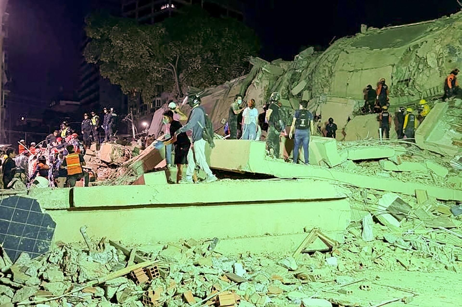 Derrumbe en Caracas a causa de los terremotos de Venezuela