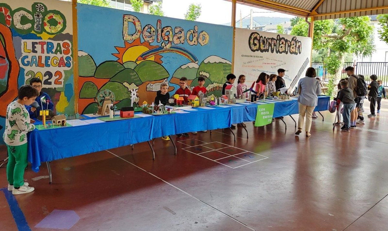 Feira de proxectos de enerxías renovables no CEIP Condesa de Fenosa do Barco.