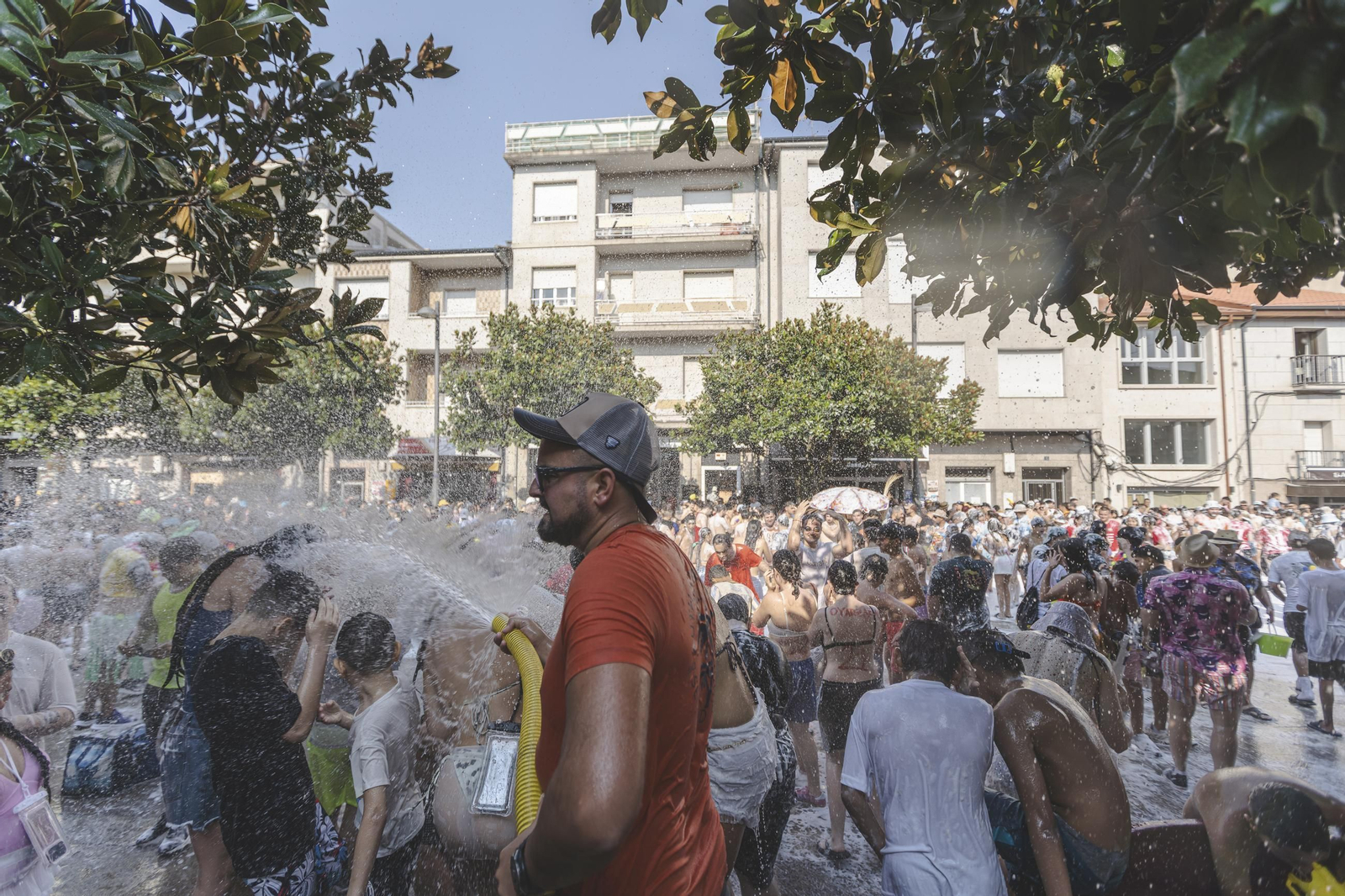 Galería |  Verín se echa a la calle al compás de las batucadas