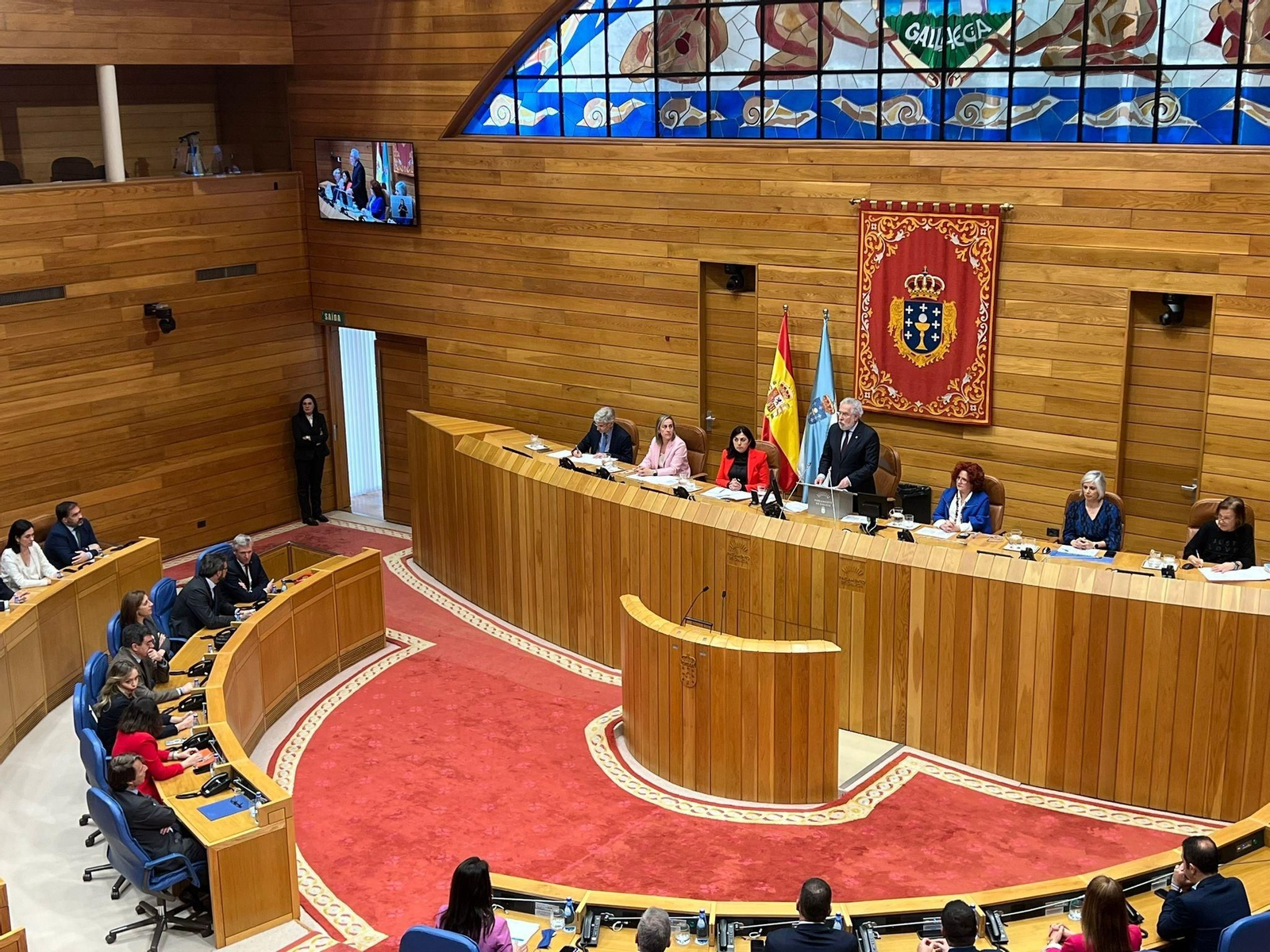 Miguel Santalices presidente una sesión del Parlamento.