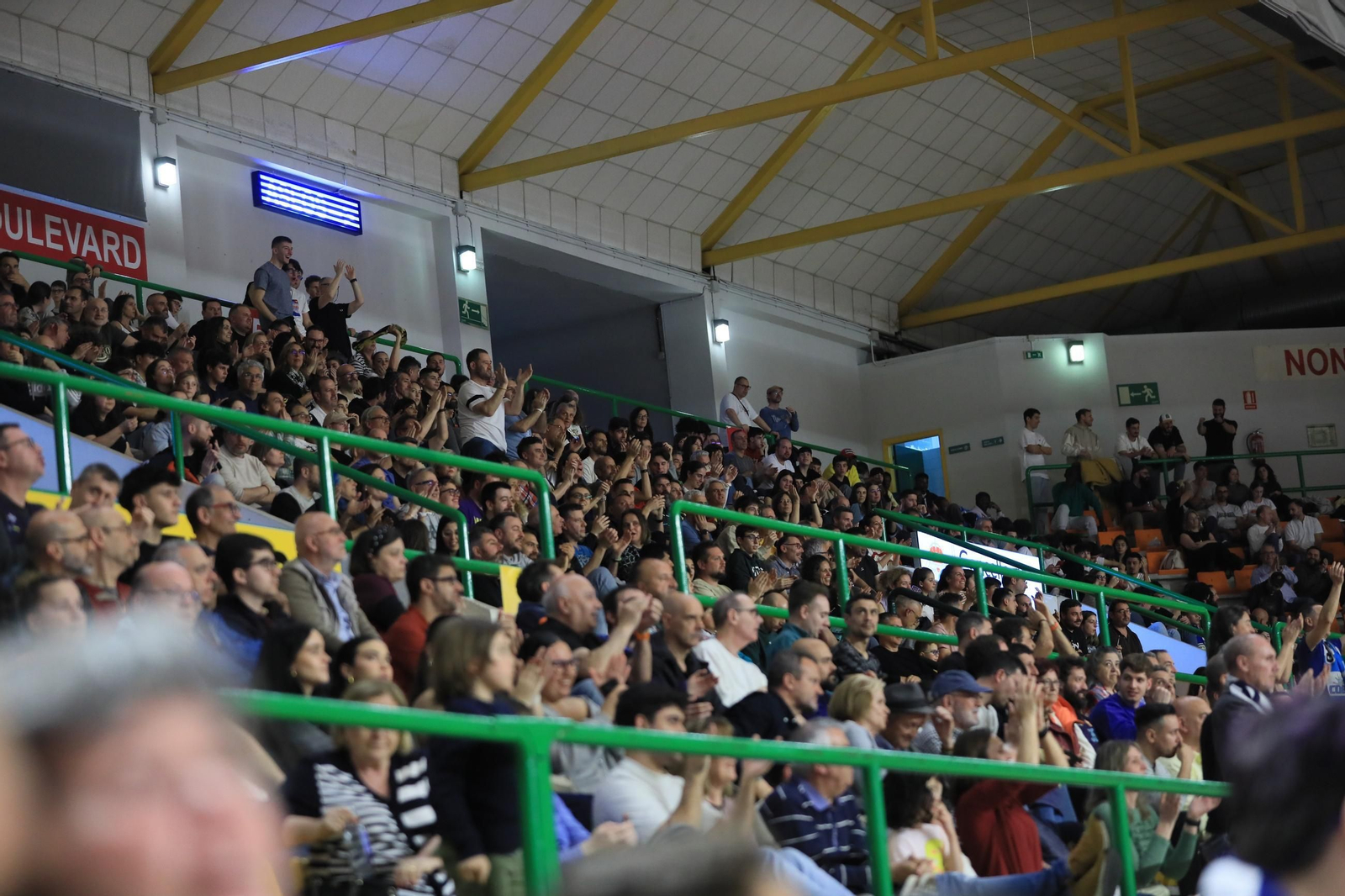 Galería | Así se vivió en el Pazo la victoria del COB