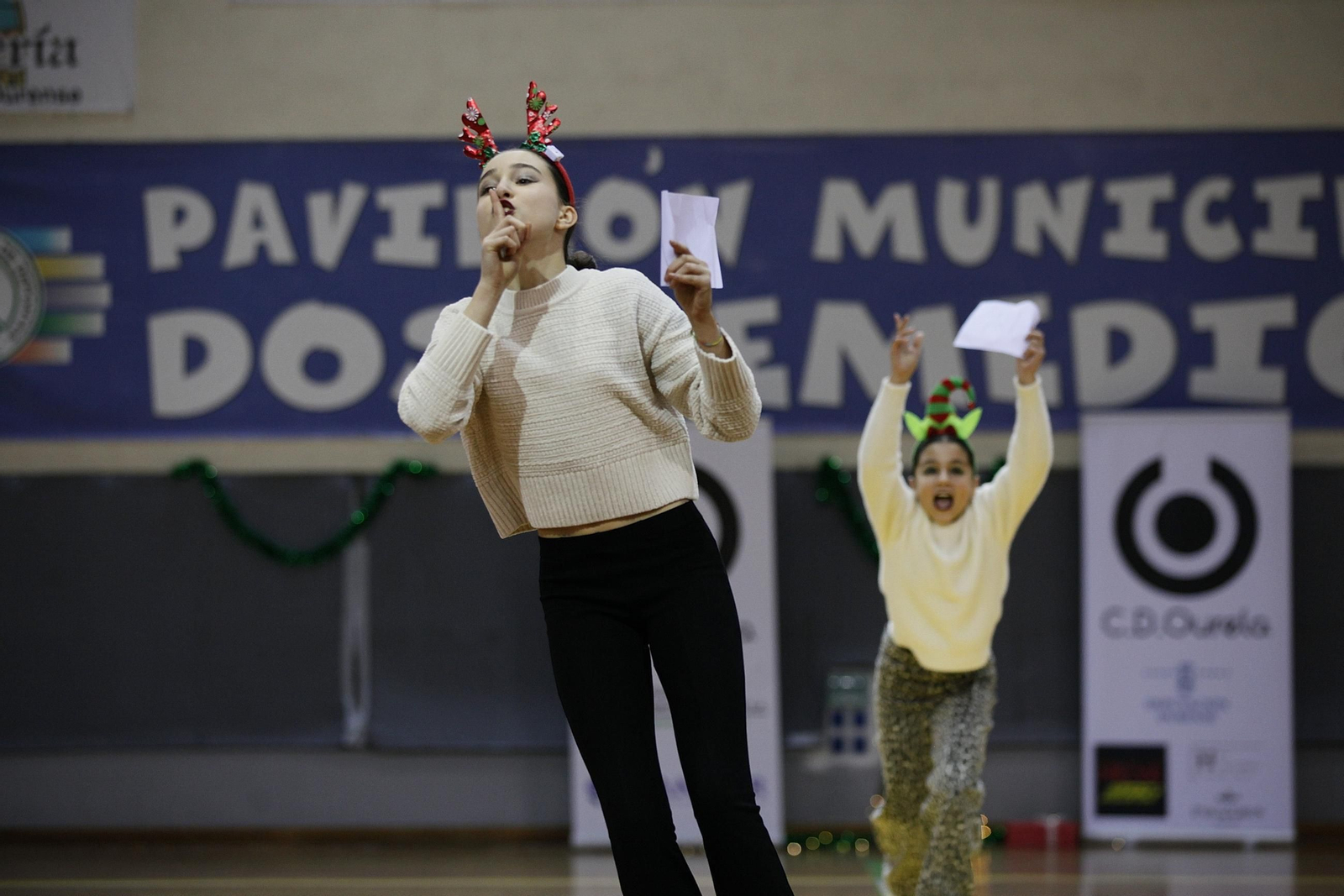Galería | El patinaje ourensano celebra la Navidad por adelantado