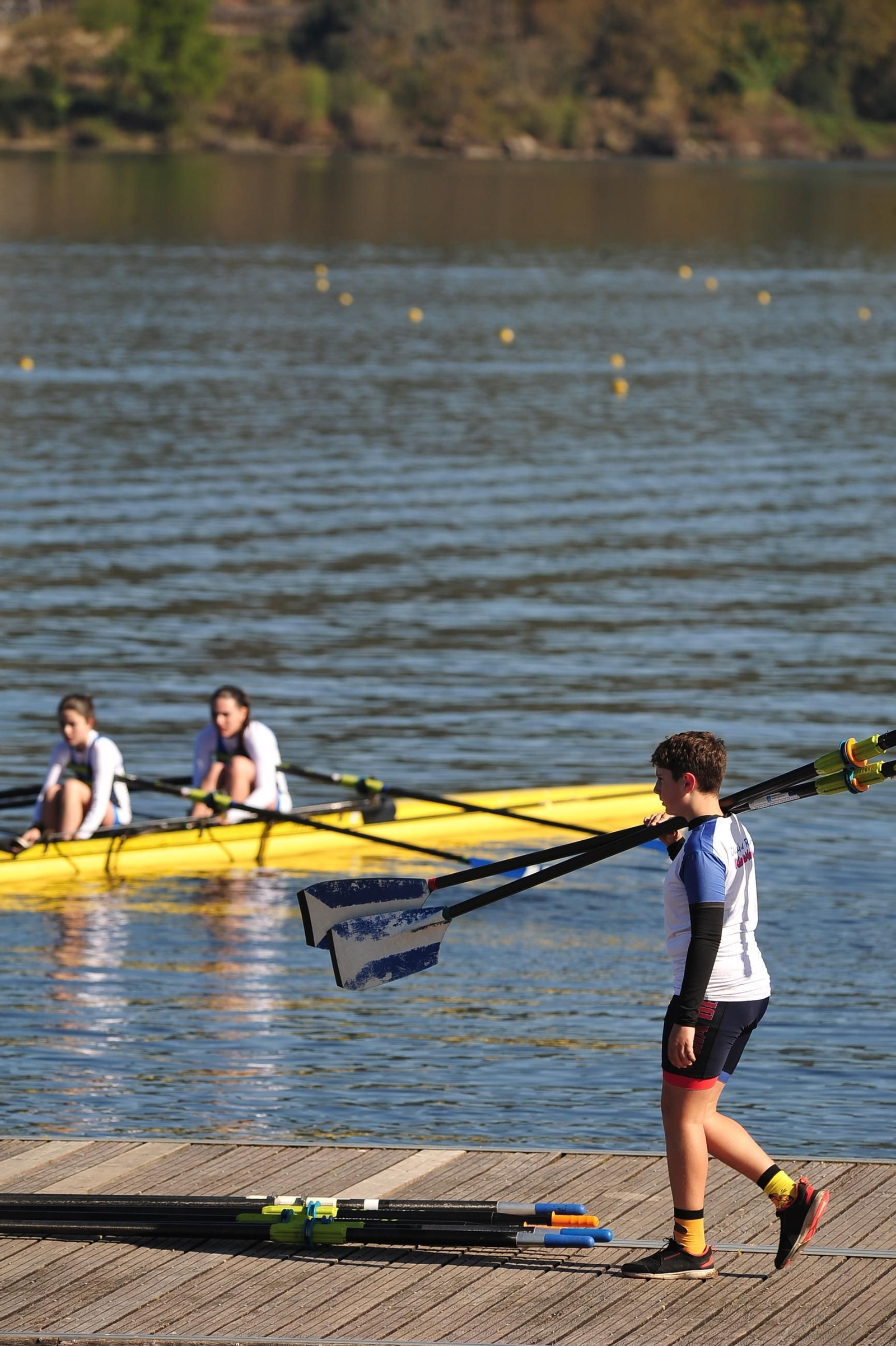 Galería | El Club Naútico Castrelo de Miño sede de la segunda jornada de la Liga Gallega de Remo