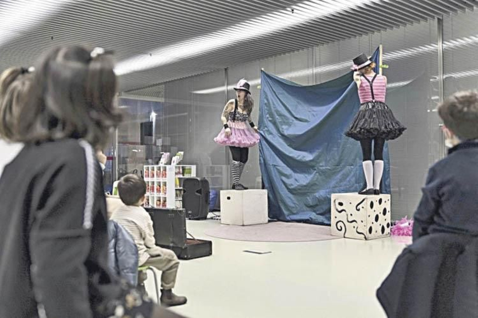 Una representación infantil celebrada en la Biblioteca con anterioridad.