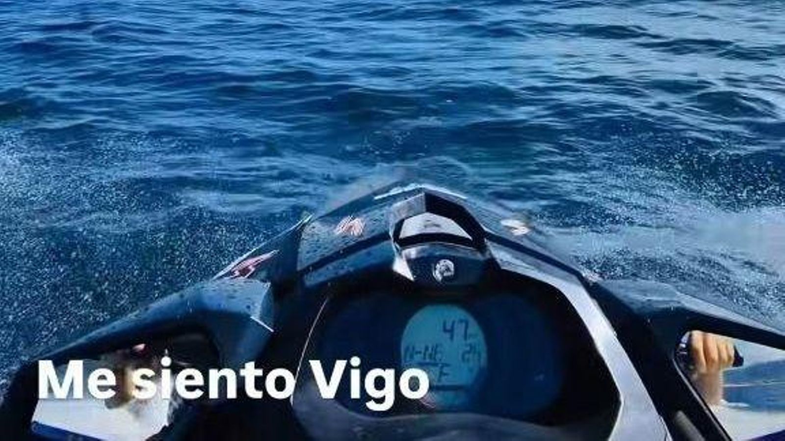 Pablo López, en moto de agua en Vigo.