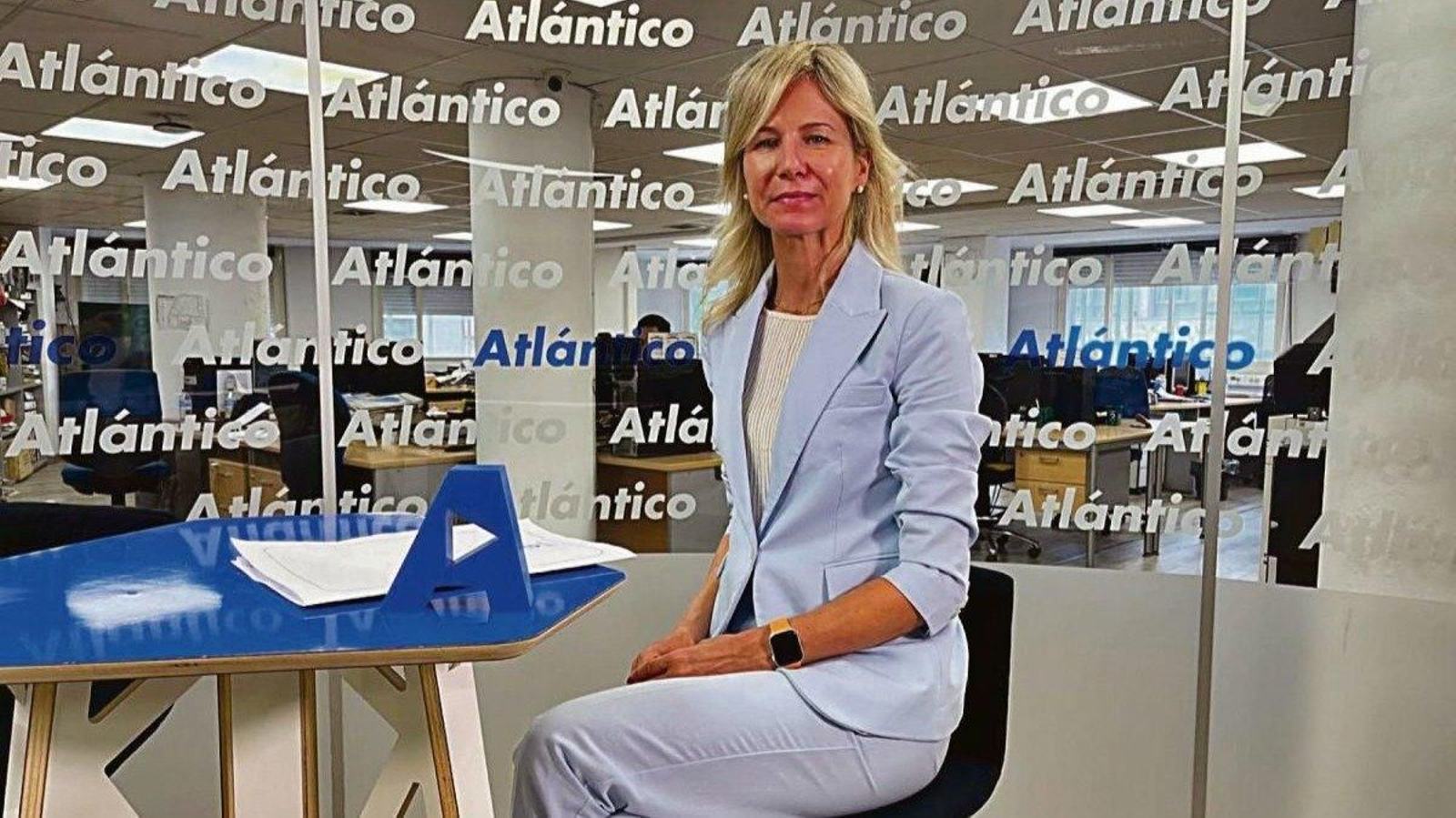 Borrás en el set de Atlántico TV.