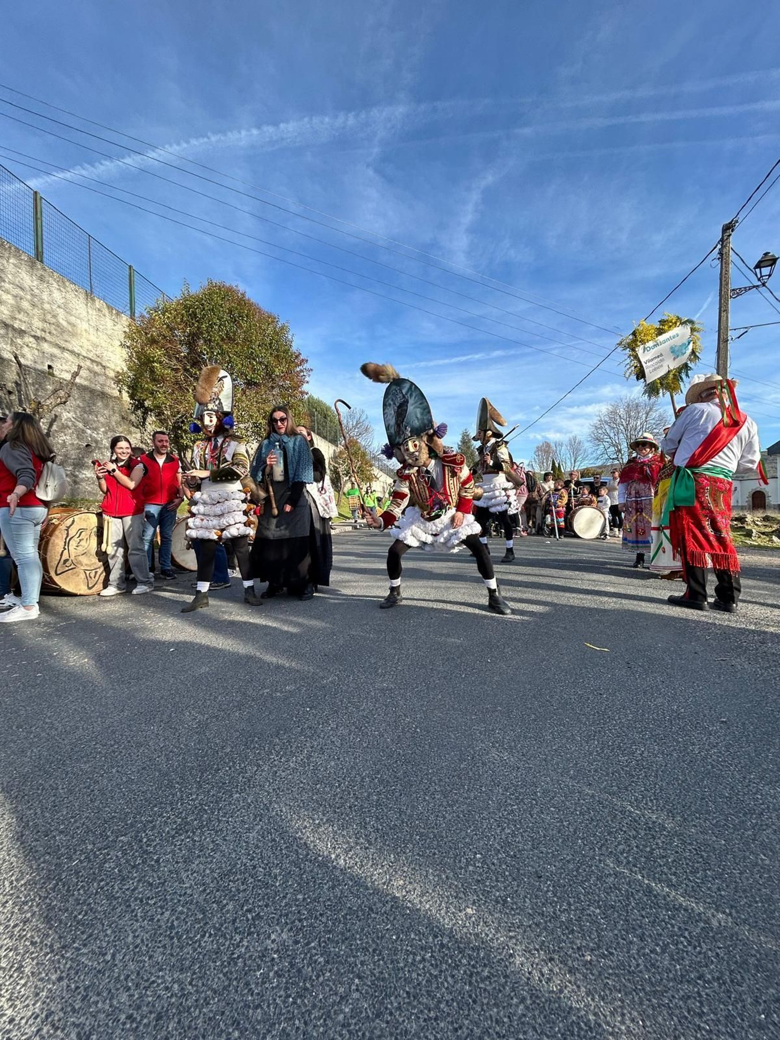 A Veiga culmina el Entroido de la provincia con su gran “Xuntanza”
