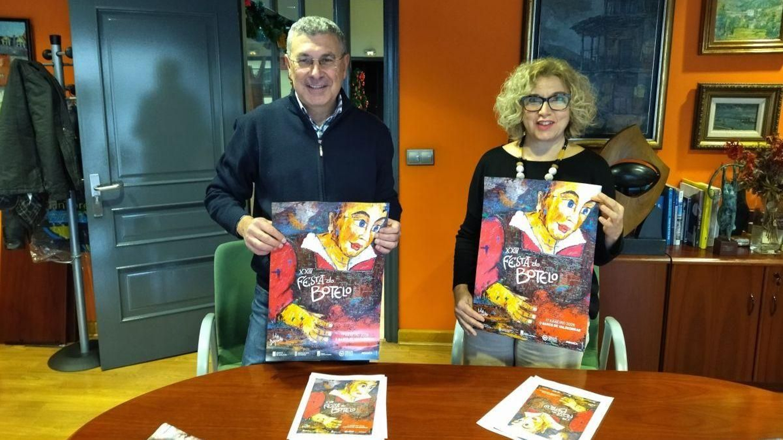 Aurentino Alonso y Margarida Pizcueta, durante la presentación de la 24ª Festa do Botelo.