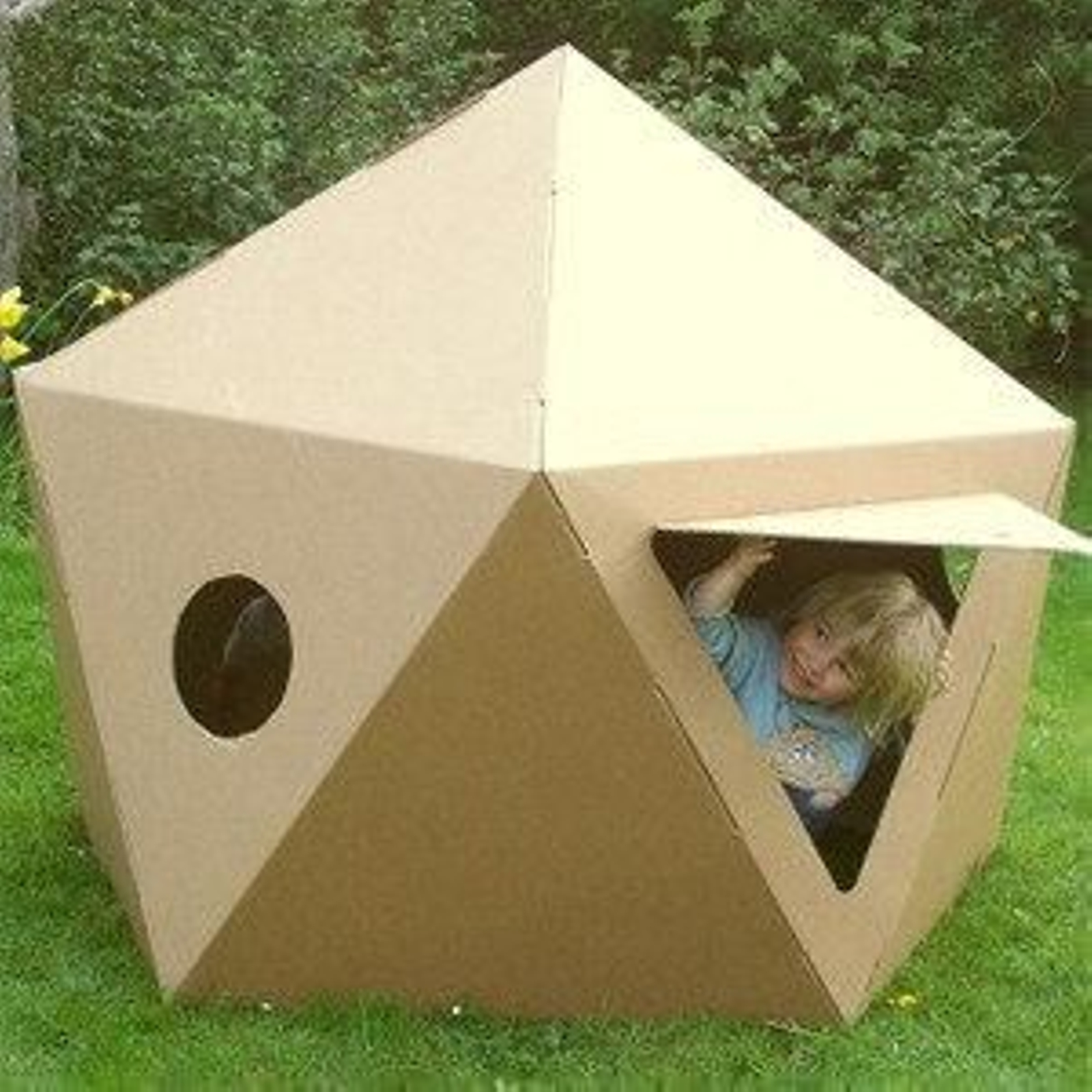 Juguete ecológico con cartón.