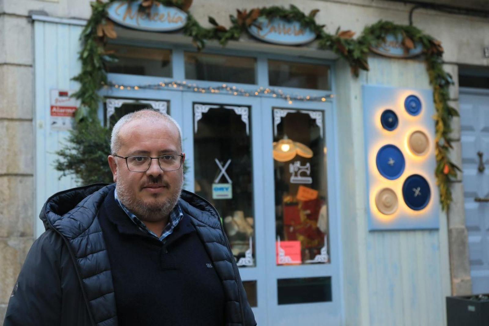 Filósofo por formación, político por vocación, César Fernández defiende la necesidad de proteger y difundir el legado sefardí de Ribadavia