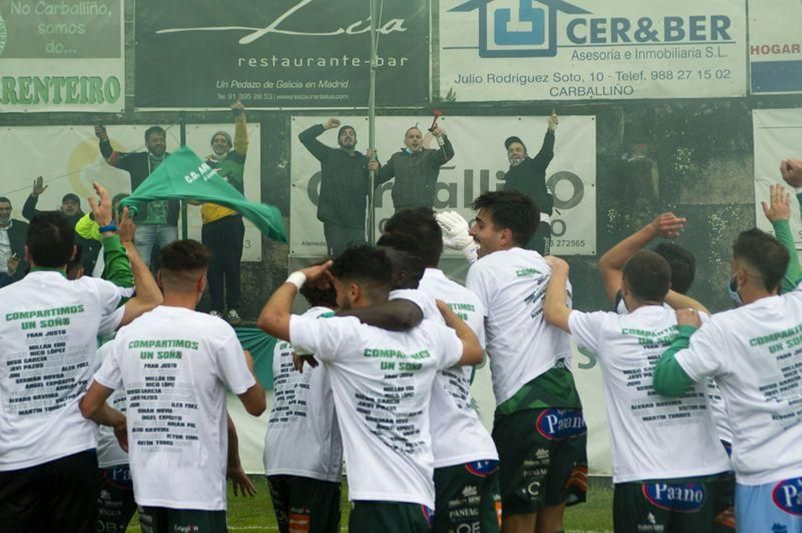 El Arenteiro celebra el ascenso a la Segunda Federación (MARTIÑO PINAL).