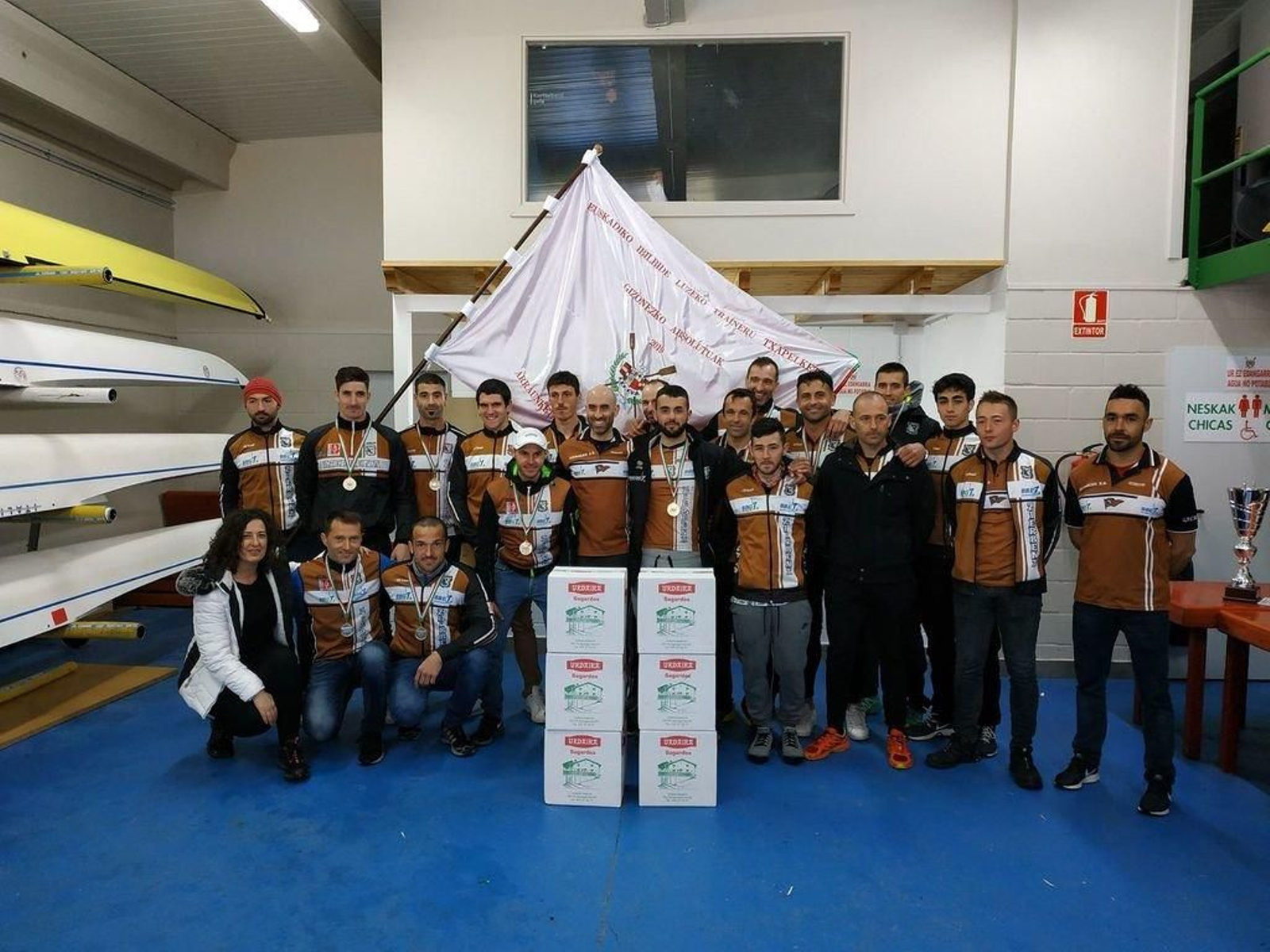 Zierbena (fila superior) incorporou a Jaime de Haz e Kaiku fichou a Novais, González, Costa e Miranda.