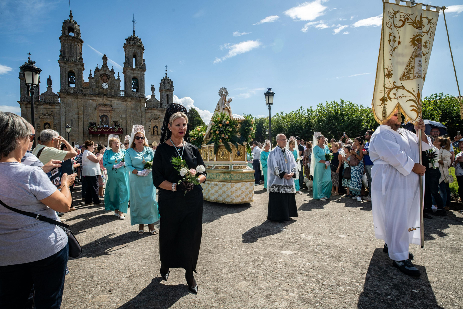 Misa grande dos Milagros con procesión da Virxe. FOTO: ÓSCAR PINAL