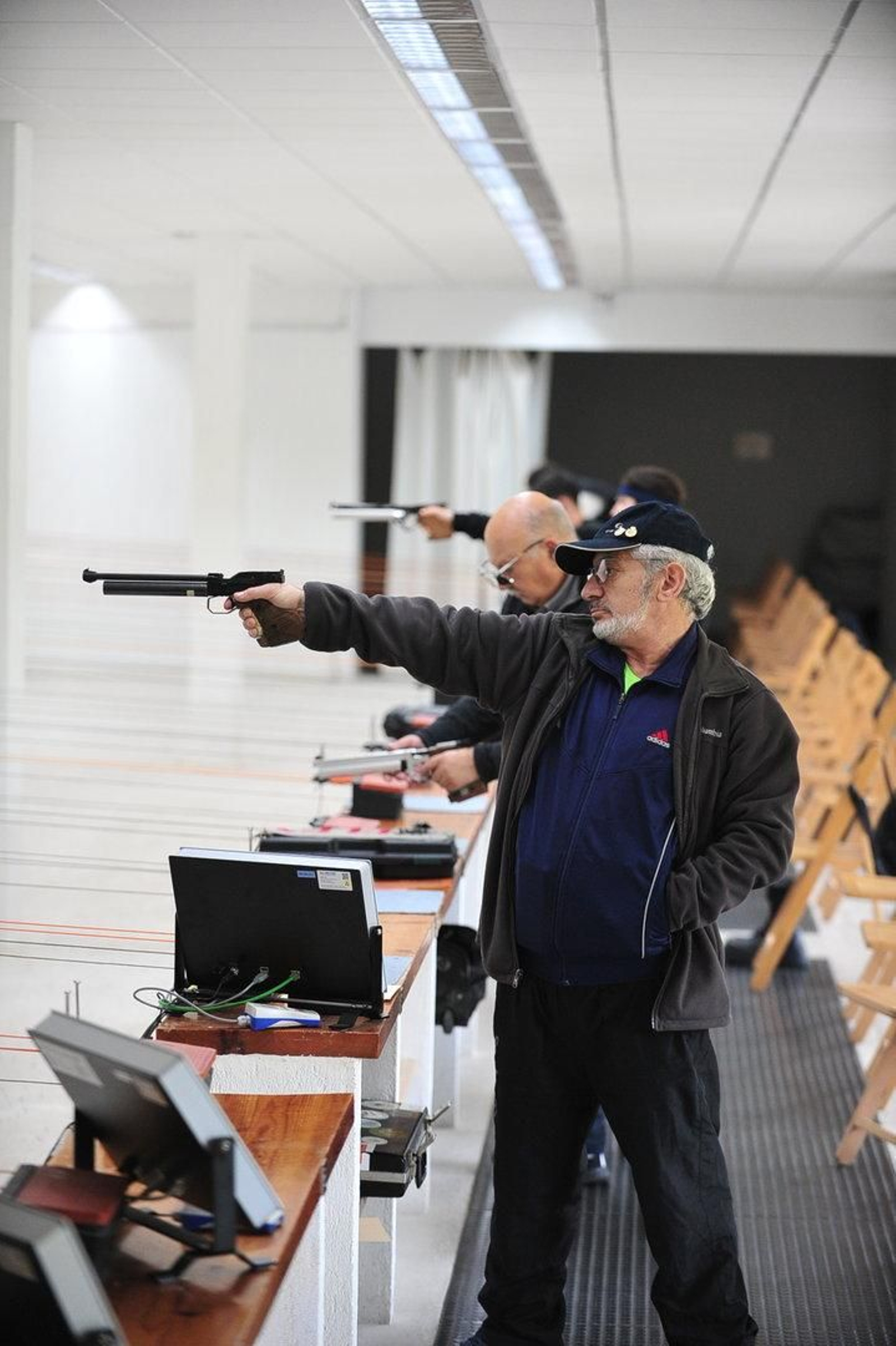 Caras de concentración en la competición.