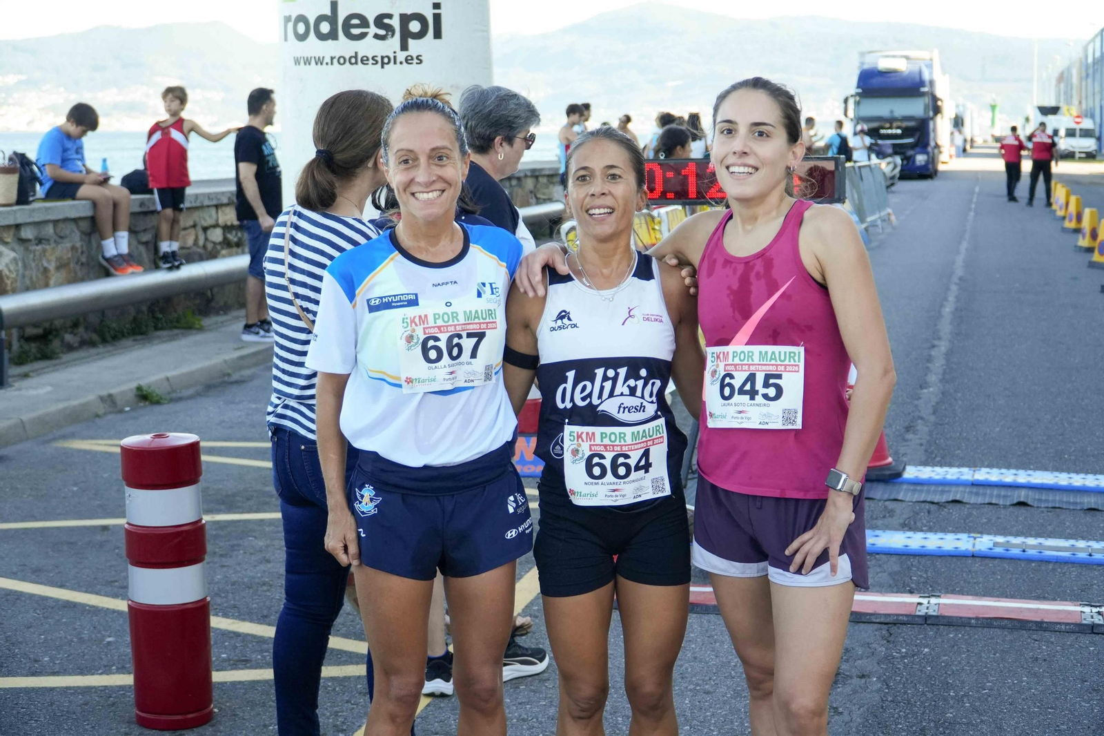 Galería | El puerto pesquero de Vigo acoge hasta cinco carreras organizadas por Carlos Adán