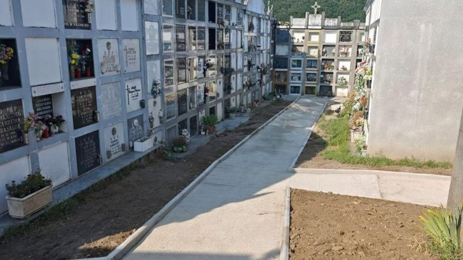 Mejoras en los caminos internos del cementerio vianés.