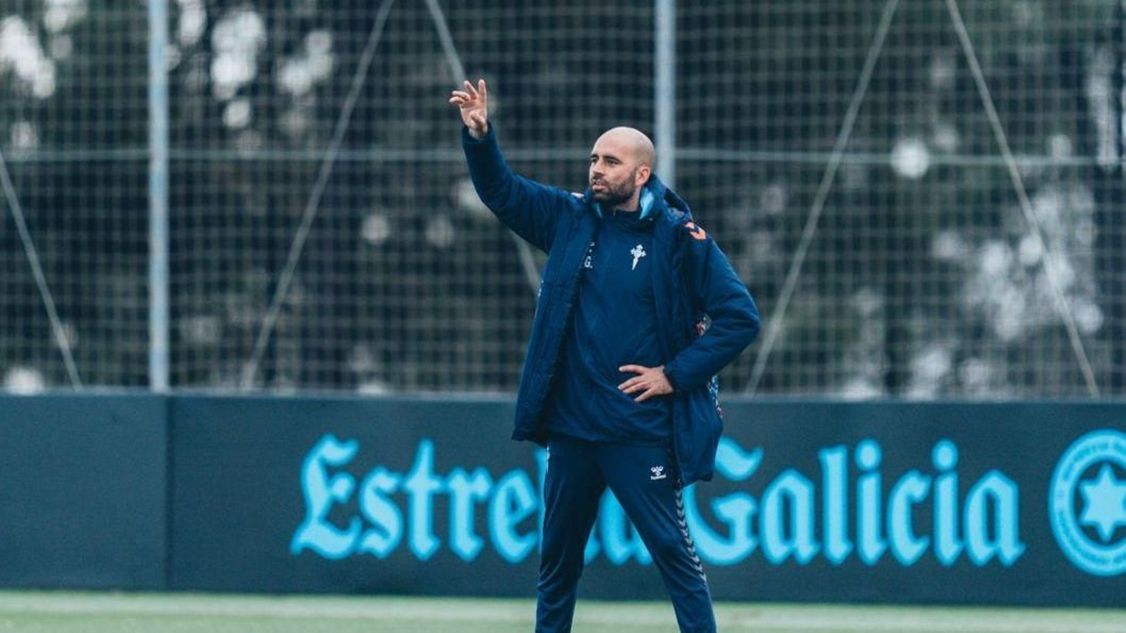 A Claudio Giráldez le salió un once inicial sin extranjeros el pasado sábado ante el Betis.