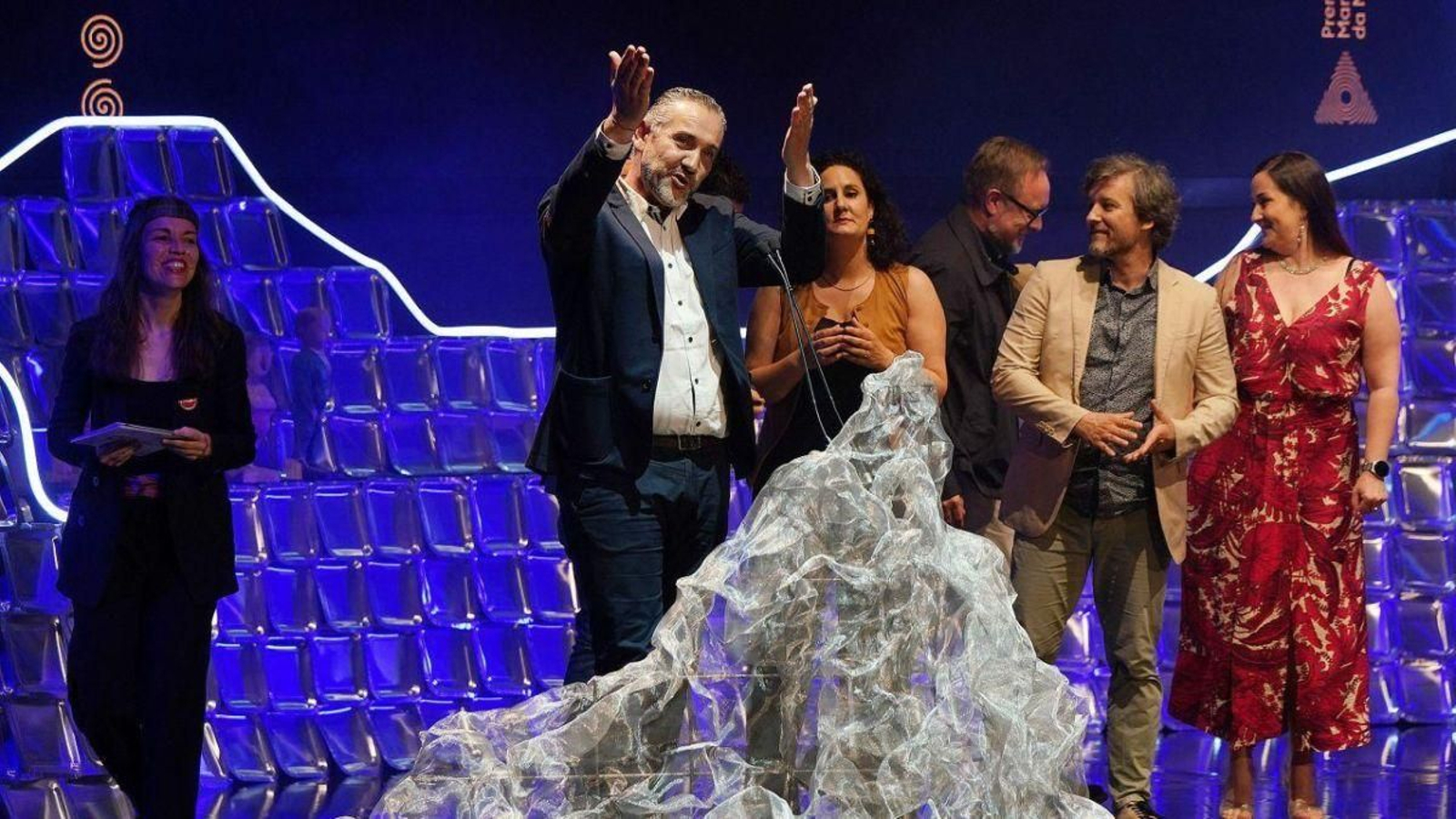 Miguel Pérez recollendo o premio Martín Códax.
