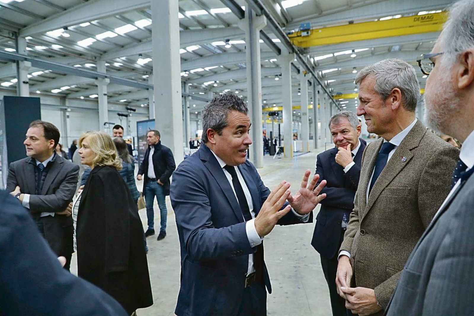 Alfonso Rueda, ayer con el consejero delegado de Indra, Josep María Recasens.