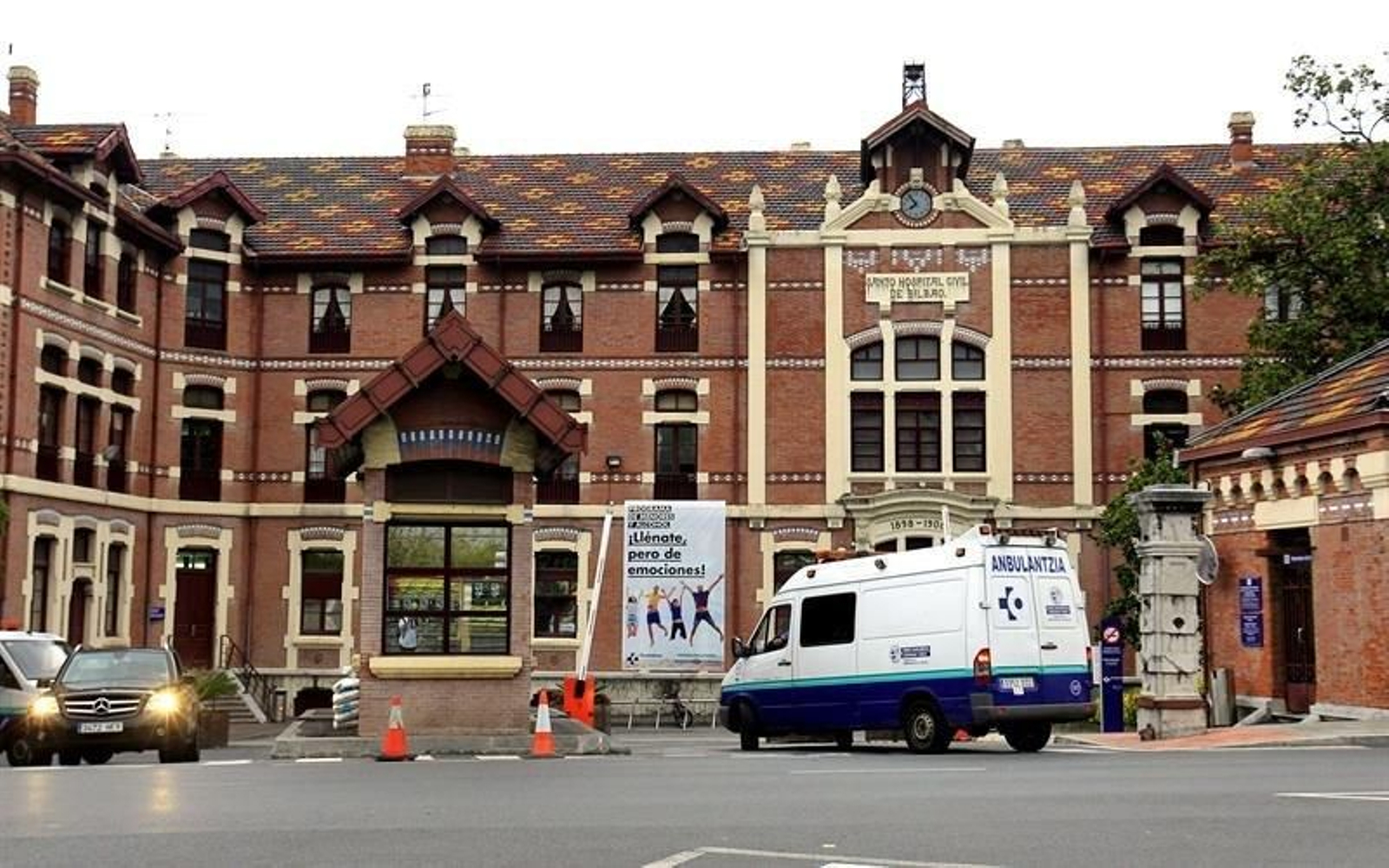Vista de las urgencias del Hospital Universitario de Basurto, en Bilbao. (EFE)