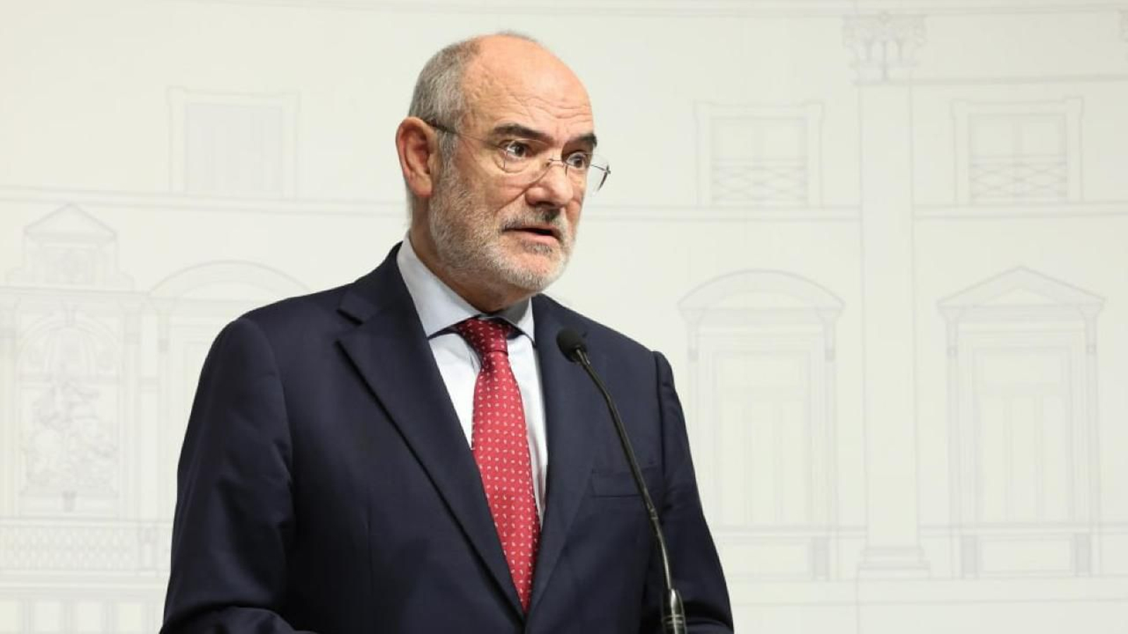 Duch durante una rueda de prensa en el Consell