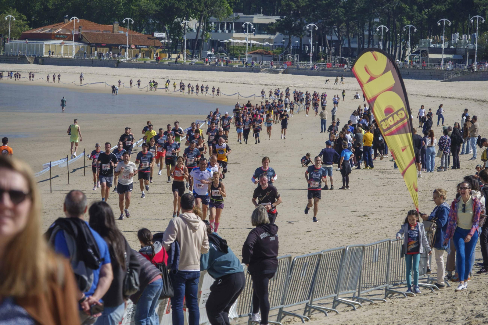Galería | 1.000 corredores inundan Samil