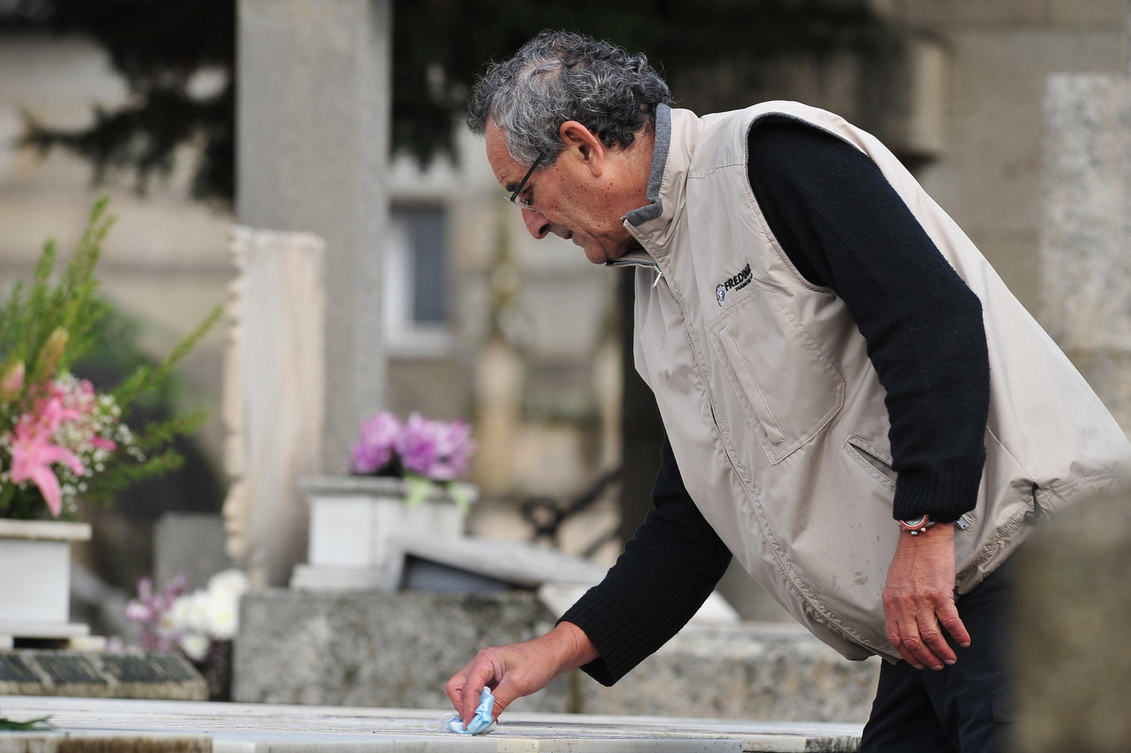 Día de Todos los Santos en el cementerio de San Francisco. José Paz