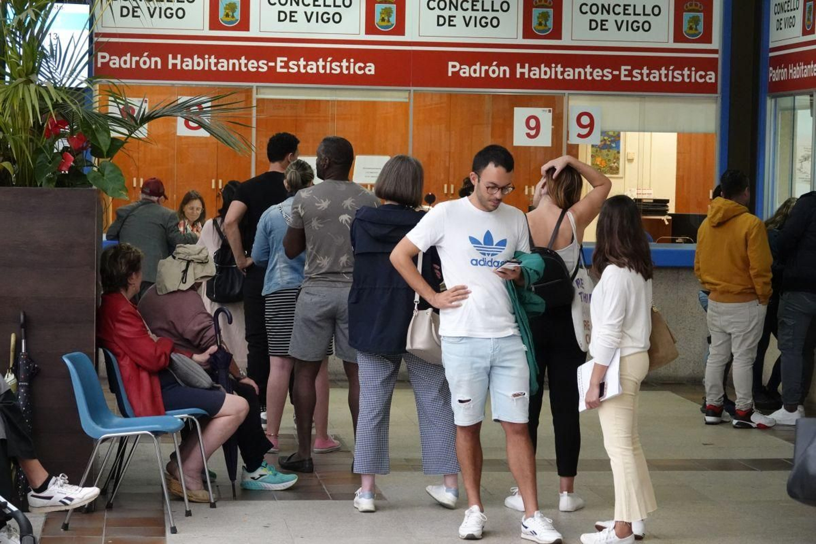 Colas este mes ante la oficina del padrón municipal de Vigo.