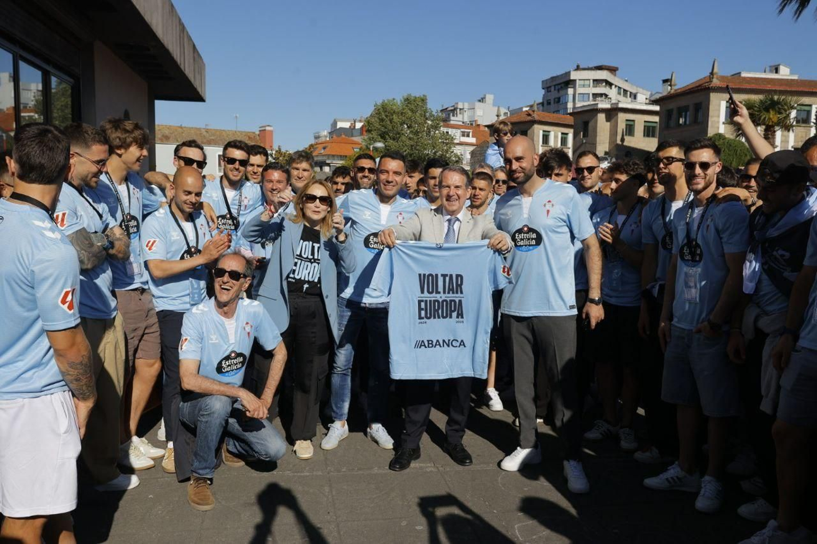 Galería | Fiesta celeste en Vigo por la vuelta del Celta a Europa