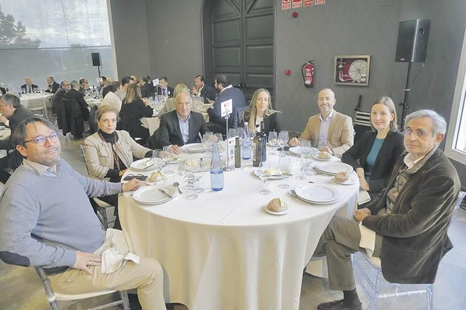 Marcos Chao, de Chao Arquitectos; Flora Moure, concelleira del PP en Ourense; Román Gómez Crespo, socio fundador de Obras y Servicios Gómez Crespo S.L; Joana Gómez, concelleira del PP en A Rúa; Israel León, teniente de alcalde de Muíños; Ana Méndez, gerente de Galicia Calidade, y José Manuel González Sánchez, de la Deputación.