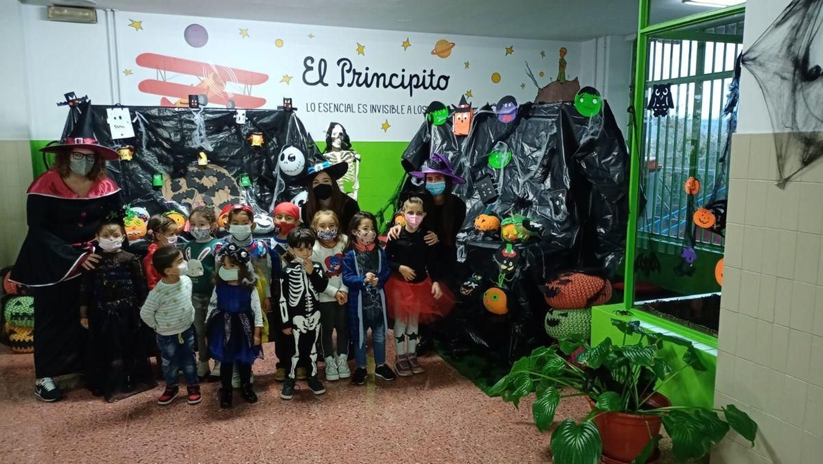 Manuel Luís Acuña. O colexio decorouse para a ocasión.