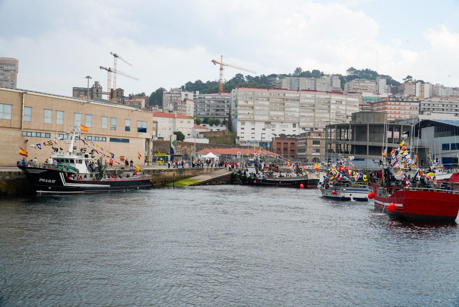 Galería | Vigo rinde homenaje a la Virgen del Carmen por tierra y por mar