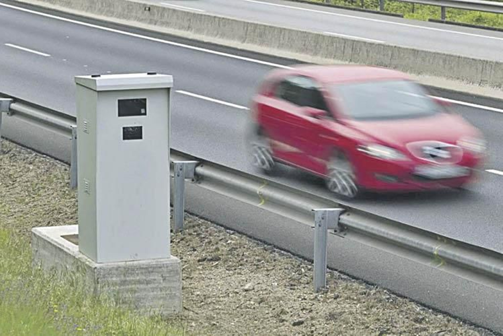 Un radar fijo de la DGT.