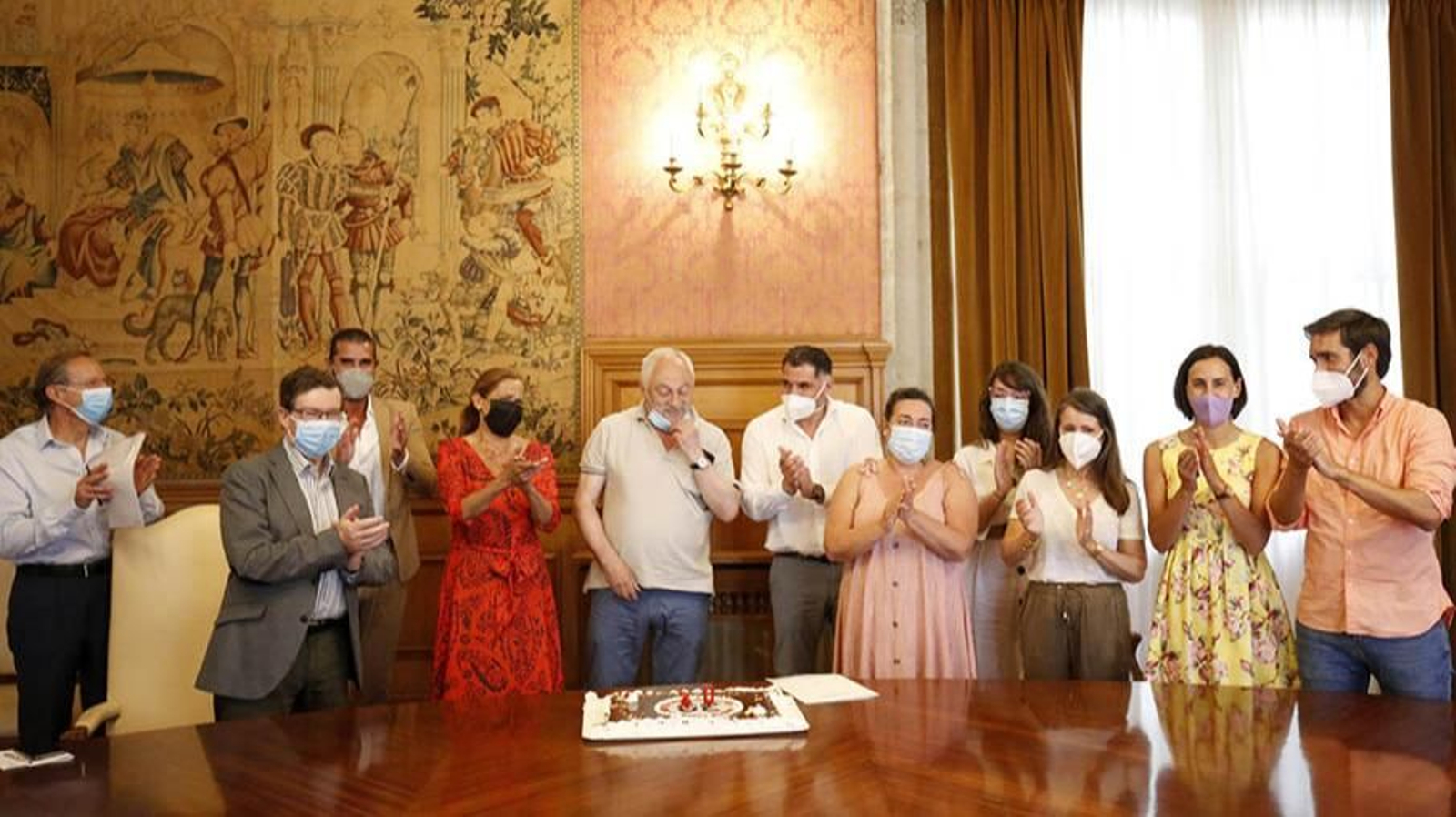 Mosquera, ayer, junto a los diputados del Gobierno provincial presentes en el homenaje.