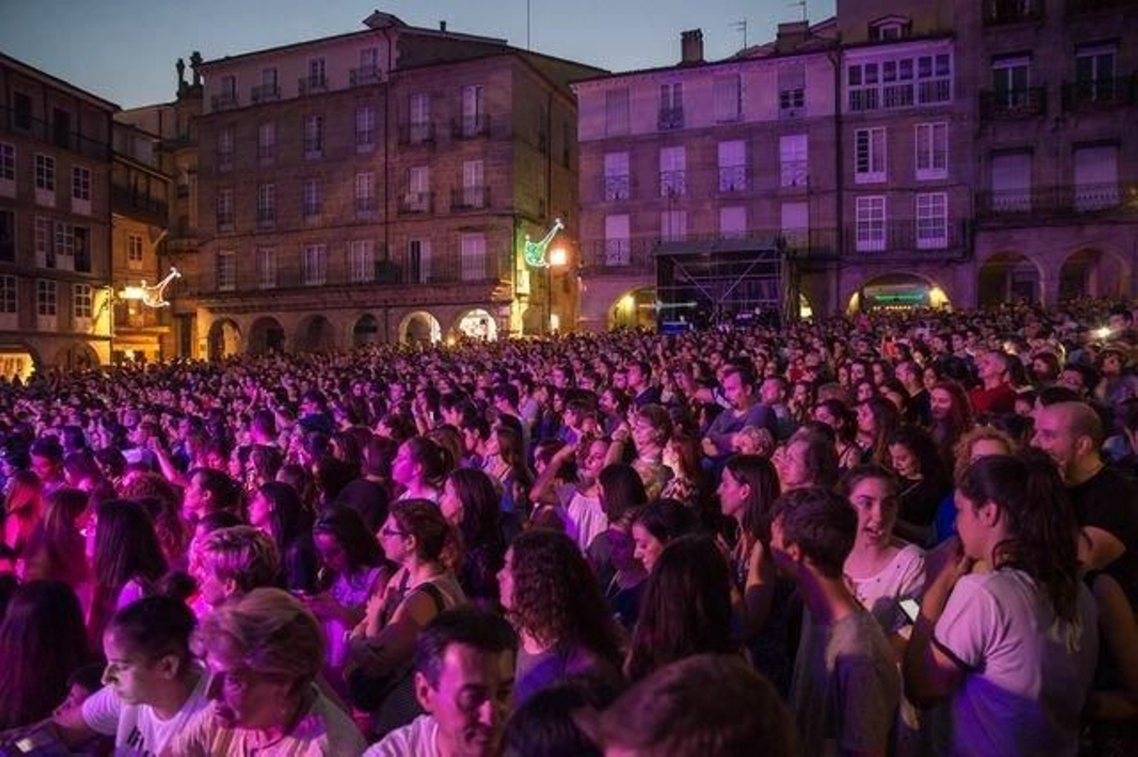Multitud de gente en la Plaza Mayor