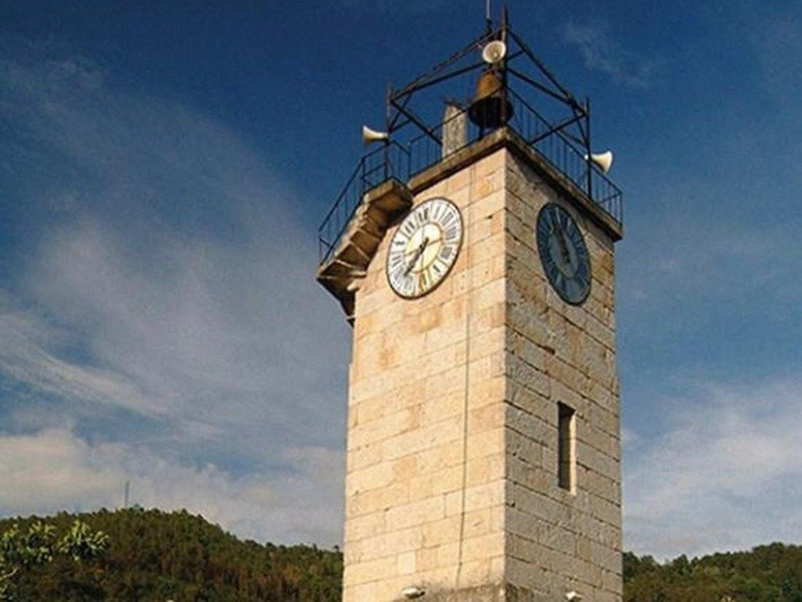 La torre del reloj de San Roque, en Oliveira.