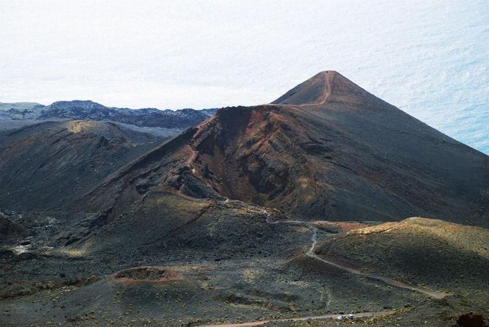 Volcán del Tenerguía, escenario de la última erupción ocurrida en La Palma (EFE).