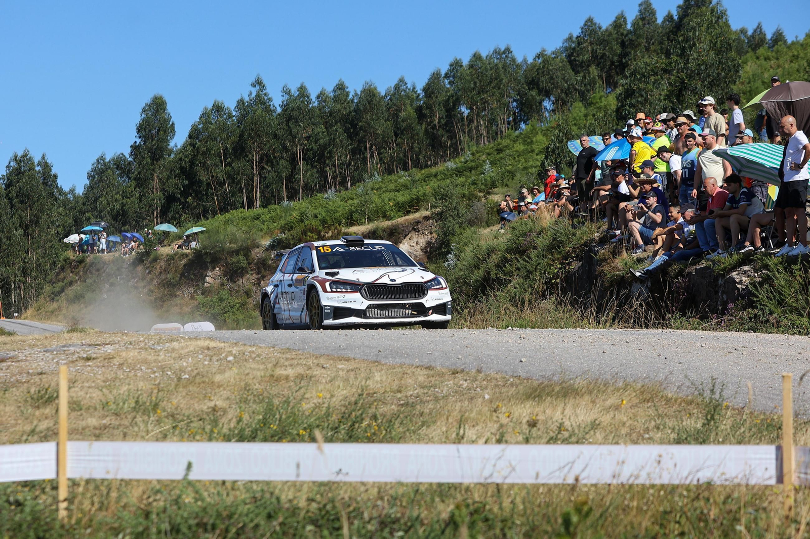 Galería | Los coches se apoderan de Vigo en el primer día del Rally Rías Baixas