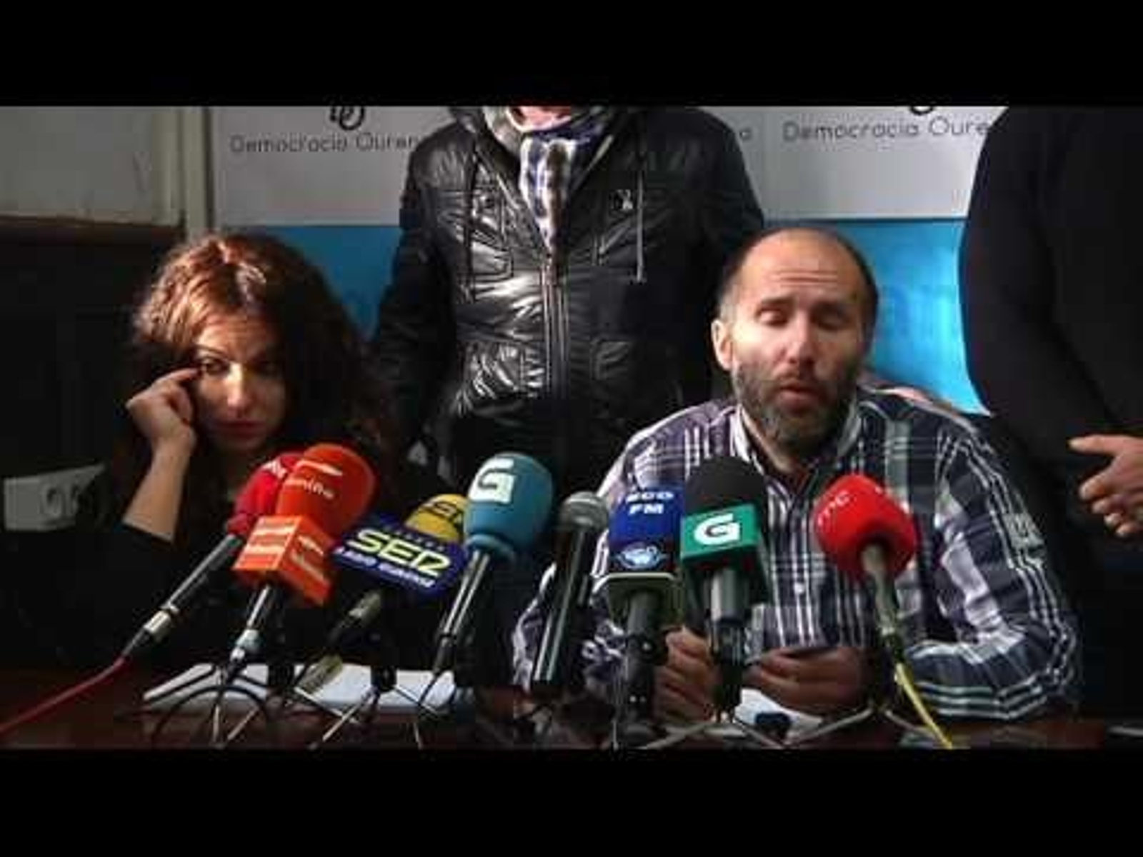 DO presenta ante notario la moción de censura