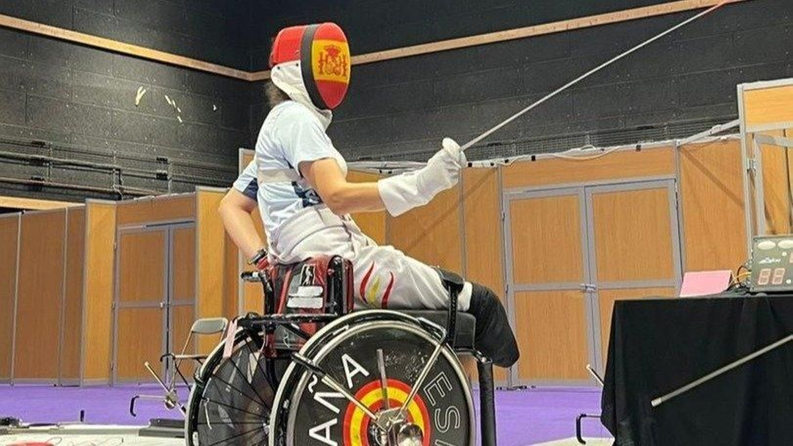 Judith Rodríguez realiza una sesión de entrenamiento en París antes de afrontar hoy la competición.