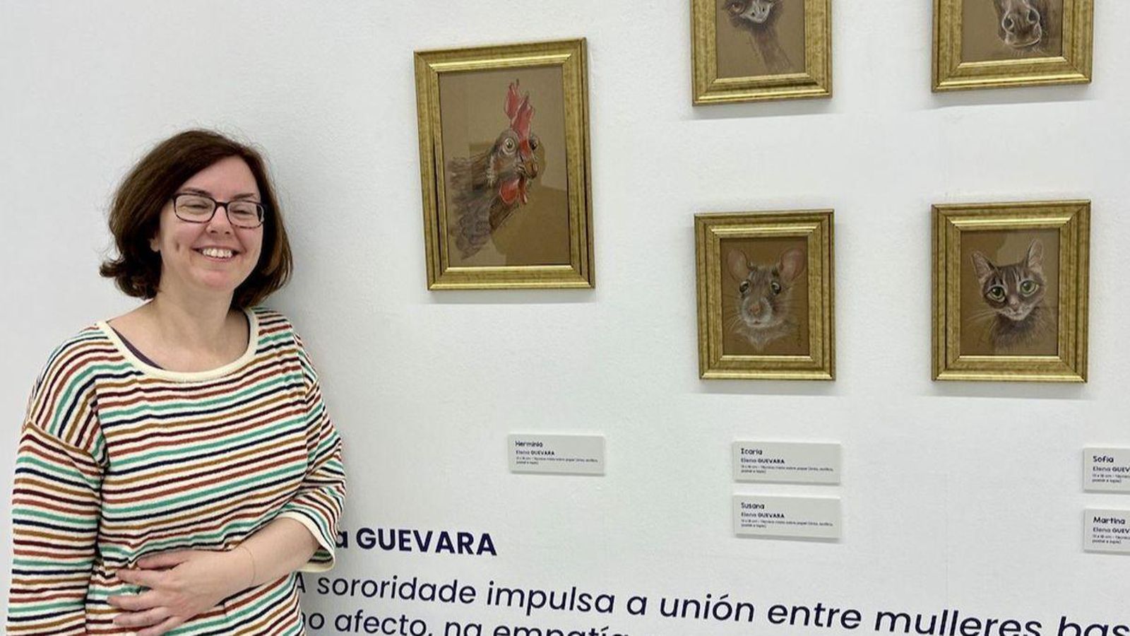 Elena Guevara ante su propuesta.