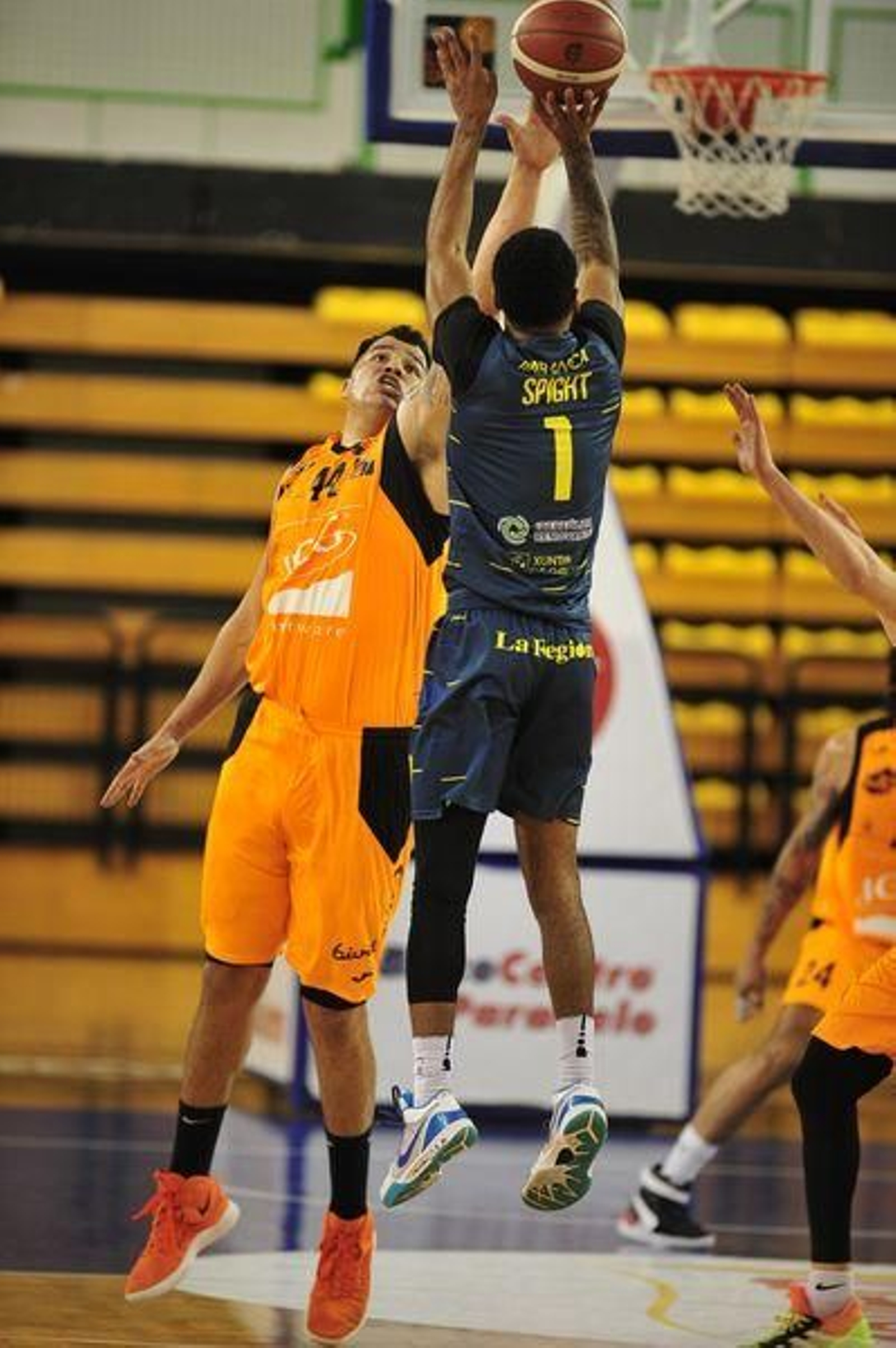 El COB empieza la segunda fase con una victoria ante el Lleida (JOSÉ PAZ)