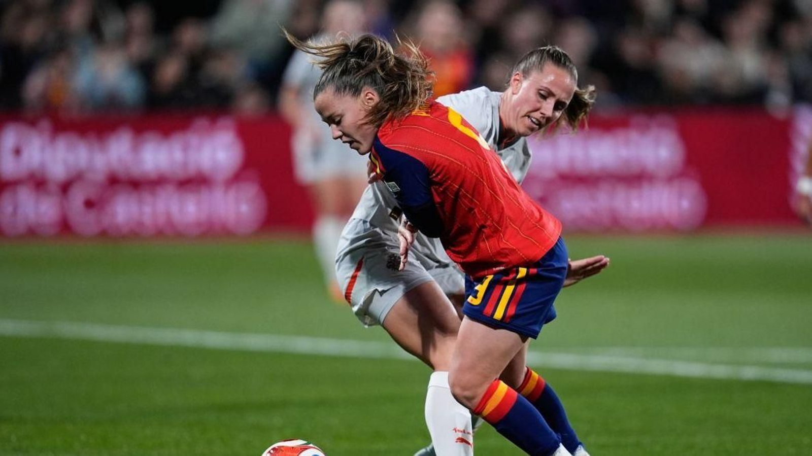 Claudia Pina marcó dos de los tres goles de España.