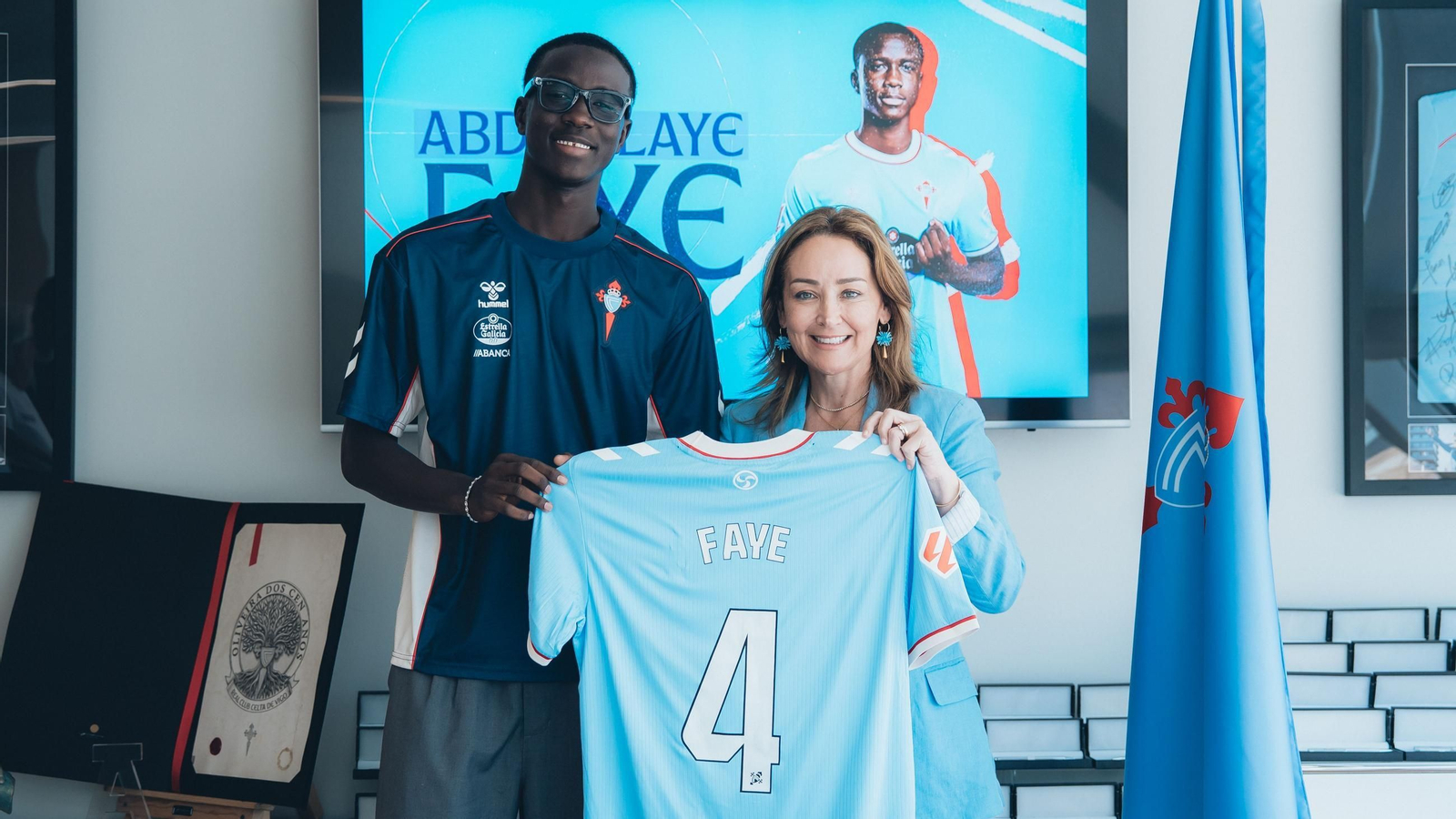 Abdoulaye Faye con Marián Mouriño.