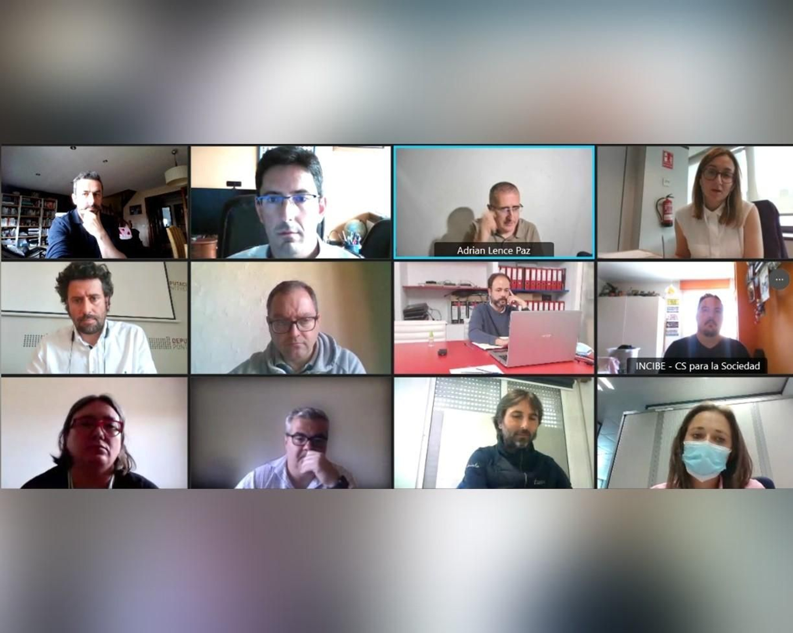 Presentación del proyecto en la reunión con la Comisión. (Foto: cedida).