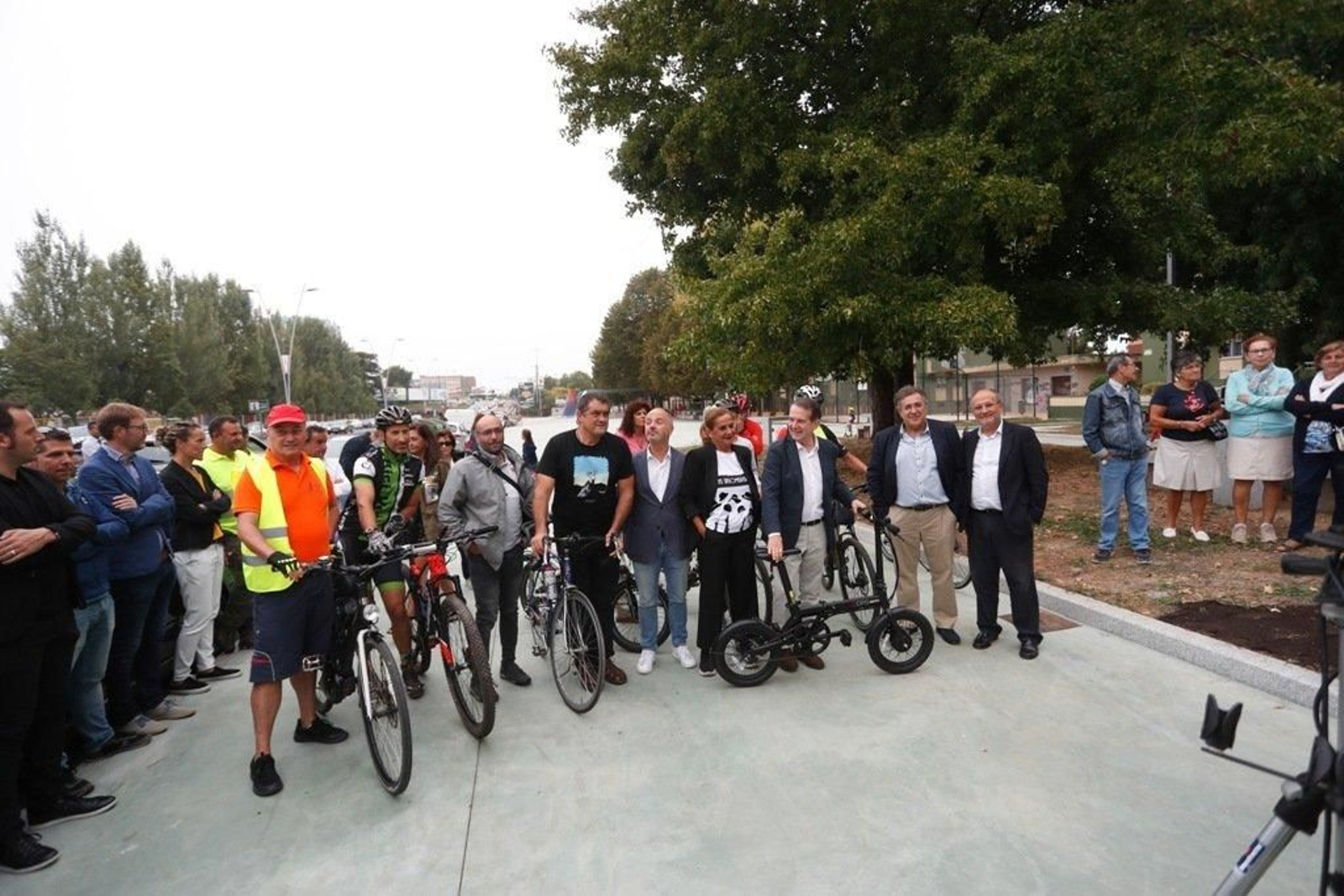 Vigo estrena el carril bici  001188
