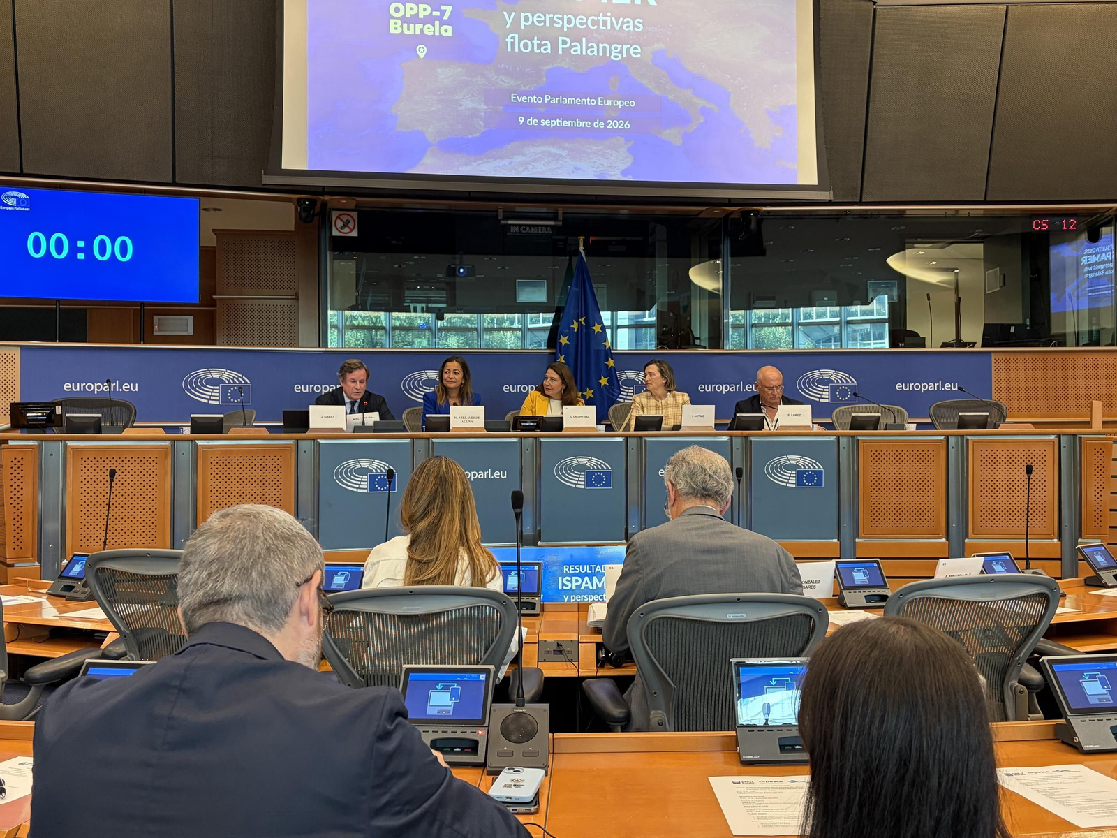 Javier Garat, Marta Villaverde, Carmen Crespo, Isabel Artime y Sergio López, ayer en el Parlamento Europeo.