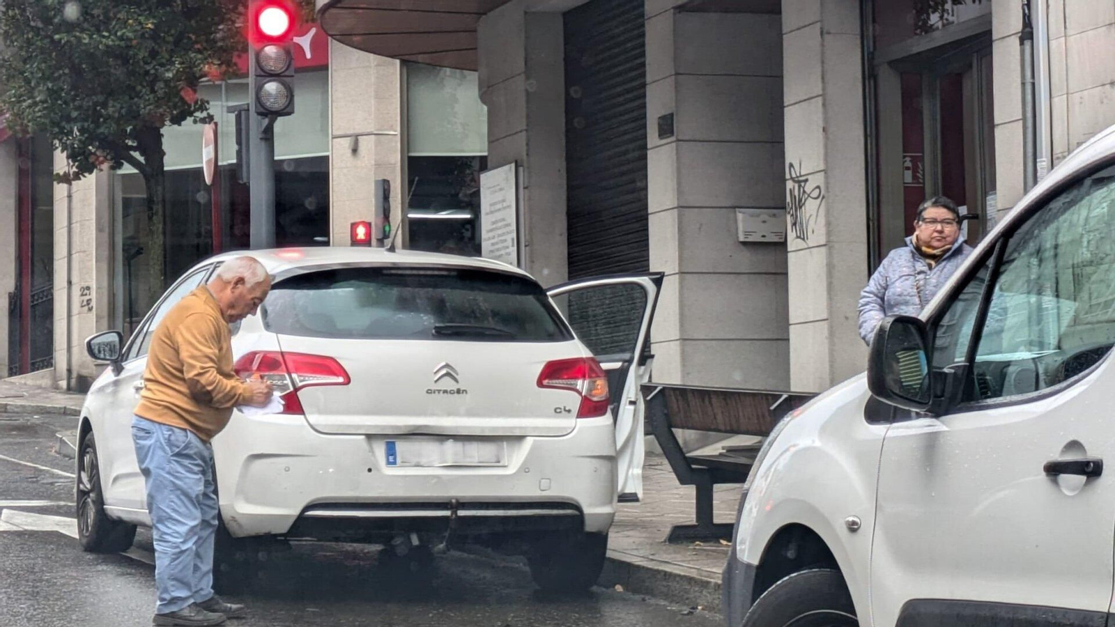 Uno de los coches afectados en el accidente.