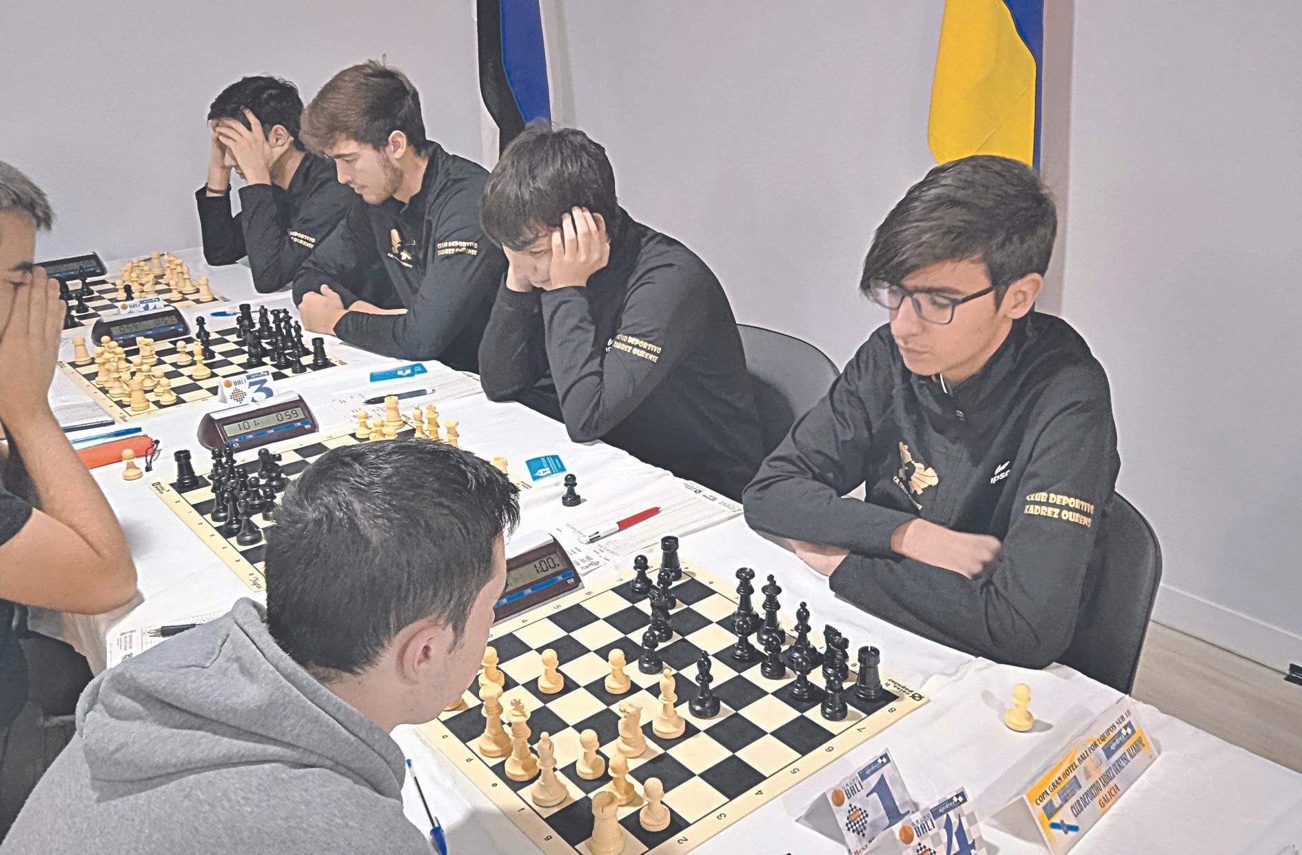 El primer equipo juvenil del Xadrez Ourense. (El primer equipo juvenil del Xadrez Ourense.)
